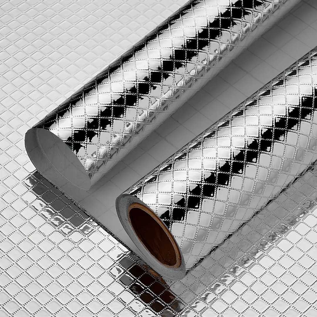 PAPEL CONTACT ADHESIVO ANTIGRASA Y IMPERMEABLE EN ALUMINIO CON DISEÑOS TEXTURIZADOS PARA PROTECCIÓN DE COCINAS, PAREDES Y GABINETES 2M X 60 CM